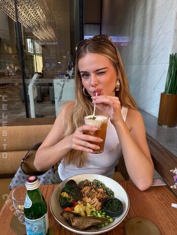 Full leaked Sara crumbeleg private photo