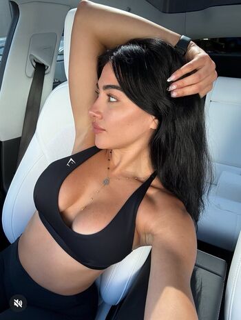 Full leaked Sara hesri private photo