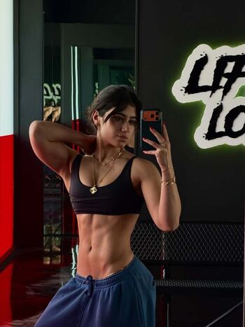 Full leaked Sara saffari private photo
