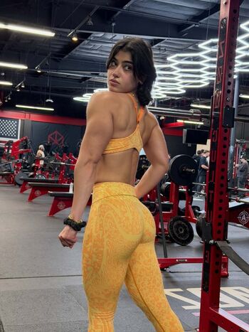 Full leaked Sara saffari private photo