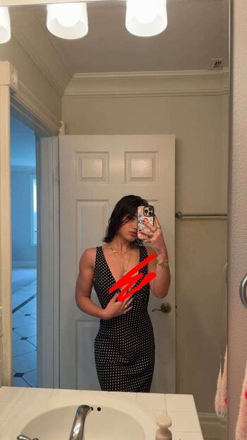Full leaked Sara saffari private photo