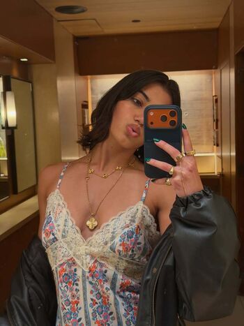 Full leaked Sara saffari private photo