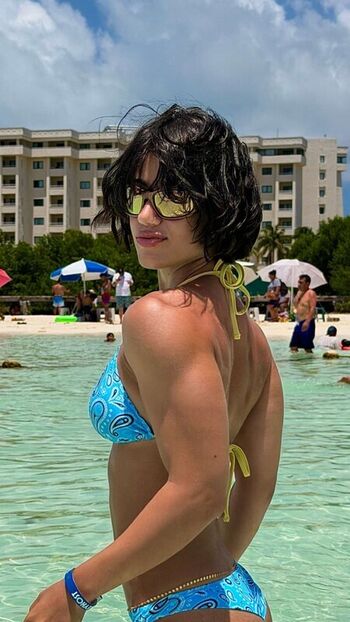 Full leaked Sara saffari private photo