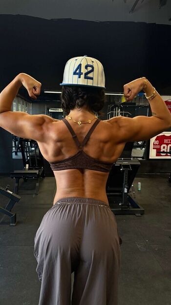 Full leaked Sara saffari private photo
