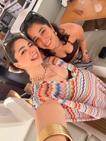 Full leaked Sara tendulkar private photo