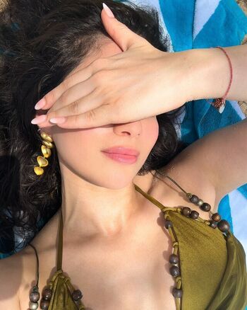 Full leaked Sara tendulkar private photo