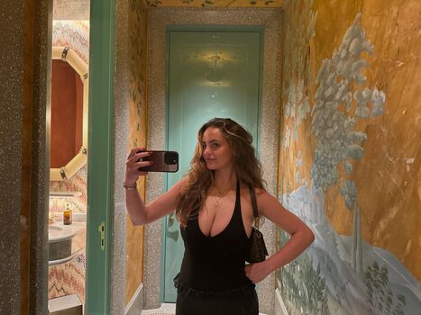 Full leaked Sarabella harris page private photo