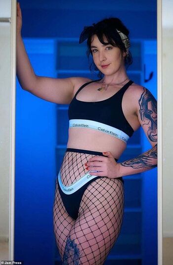 Full leaked Sarah button private photo