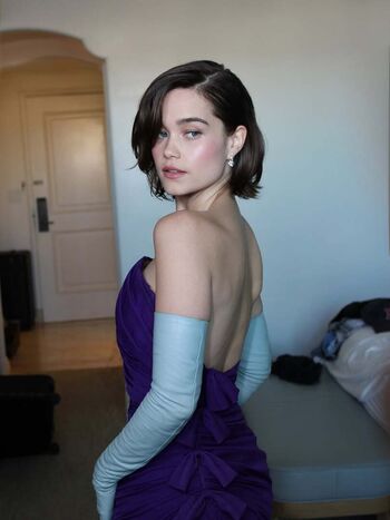 Full leaked Sarah catherine hook private photo