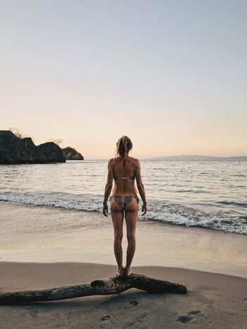 Full leaked Sarah chalke private photo