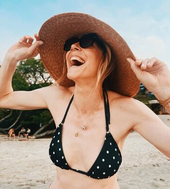 Full leaked Sarah chalke private photo