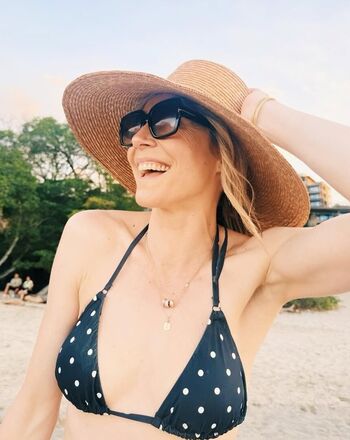 Full leaked Sarah chalke private photo