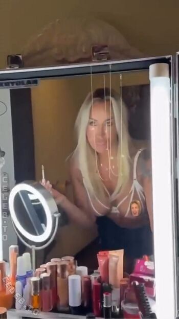 Full leaked Sarah connor private photo