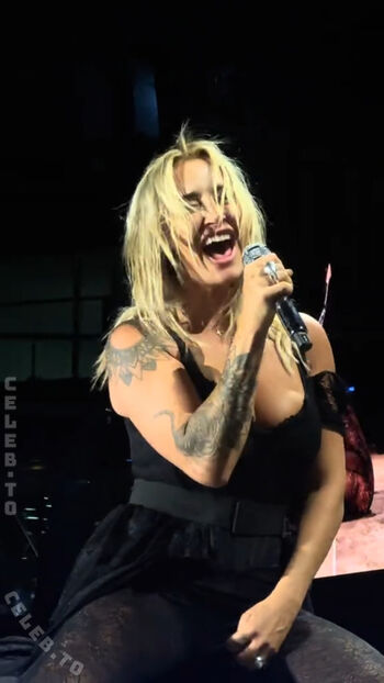 Full leaked Sarah connor private photo