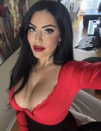 Full leaked Sarah davis model private photo