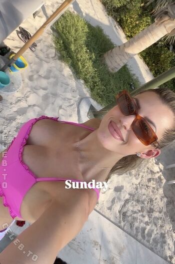 Full leaked Sarah harrison private photo