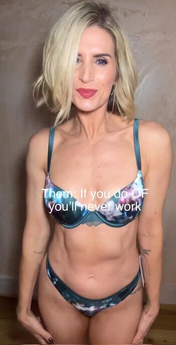 Full leaked Sarah jayne private photo