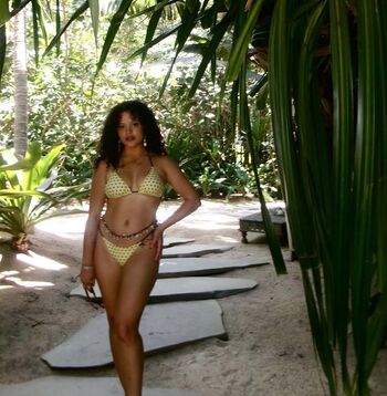 Full leaked Sarah jeffery private photo