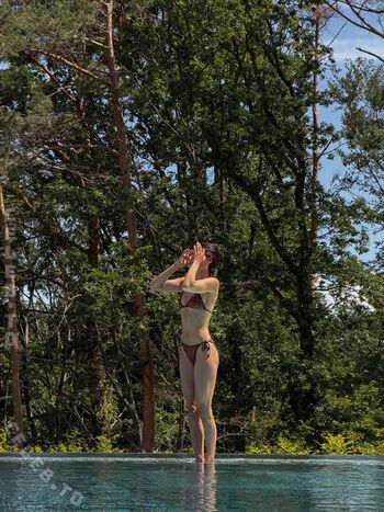 Full leaked Sarah posch private photo