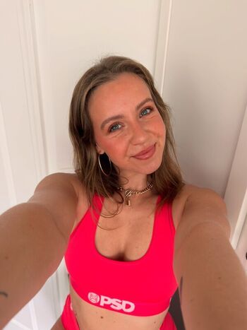 Full leaked Sarah senecal private photo