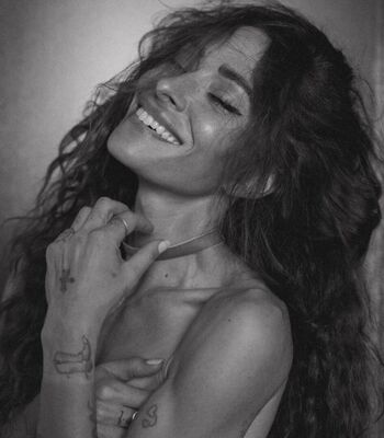 Full leaked Sarah shahi private photo
