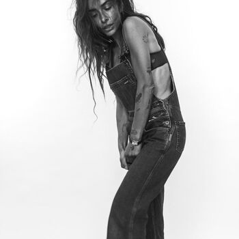 Full leaked Sarah shahi private photo