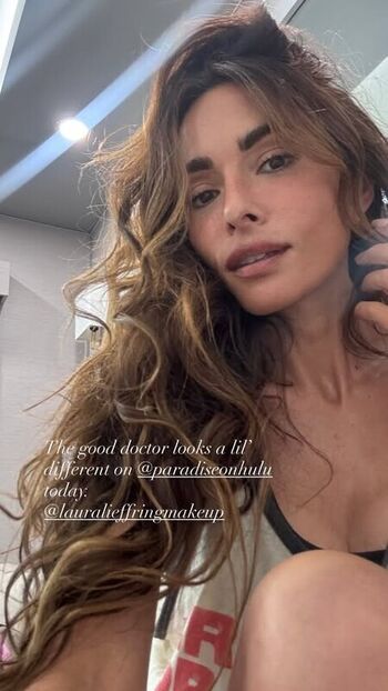 Full leaked Sarah shahi page private photo