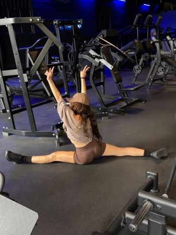 Full leaked Sarah shahi page private photo