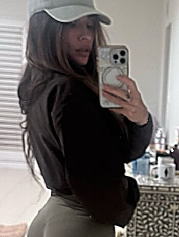 Full leaked Sarah shahi page private photo