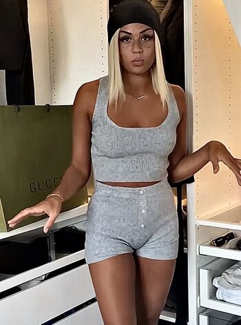 Full leaked Sarah wahala page private photo