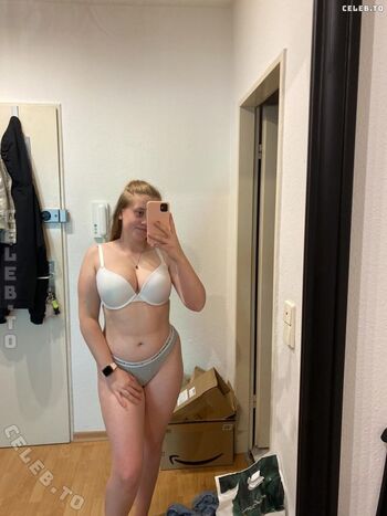 Full leaked Sarahlove private photo