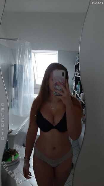 Full leaked Sarahlove private photo