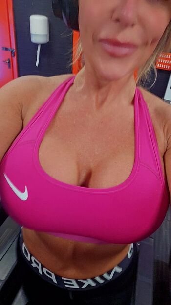 Full leaked Sarahh b private photo
