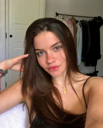 Full leaked Sarahhbl page private photo