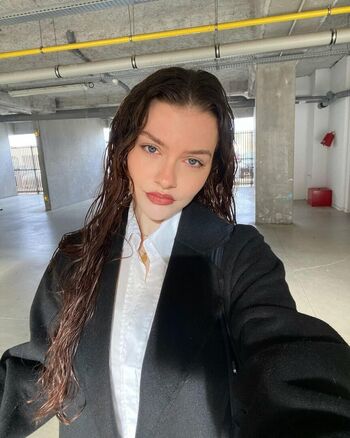 Full leaked Sarahhbl private photo