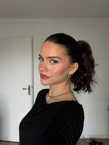 Full leaked Sarahhbl private photo