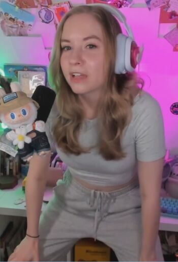 Full leaked Sarahpodz private photo