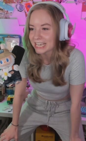 Full leaked Sarahpodz private photo