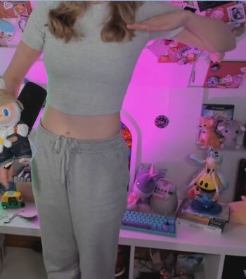 Full leaked Sarahpodz private photo