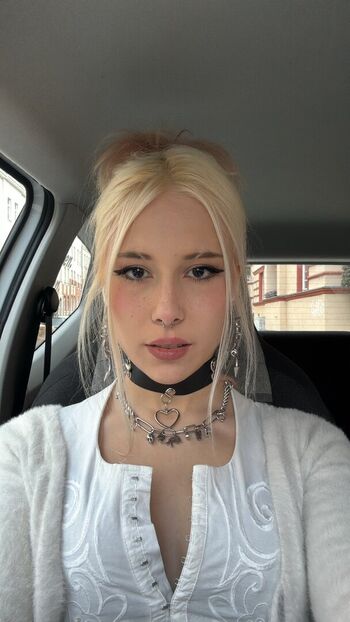 Full leaked Sarahtonin private photo