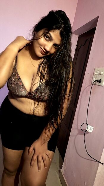 Full leaked Saranya santhosh page private photo