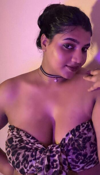 Full leaked Saranya santhosh page private photo