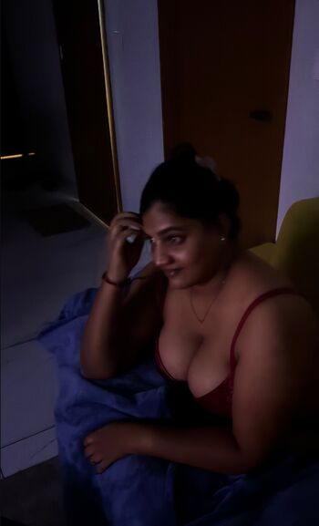 Full leaked Saranya santhosh private photo