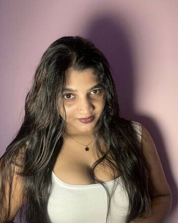 Full leaked Saranyasanthosh private photo