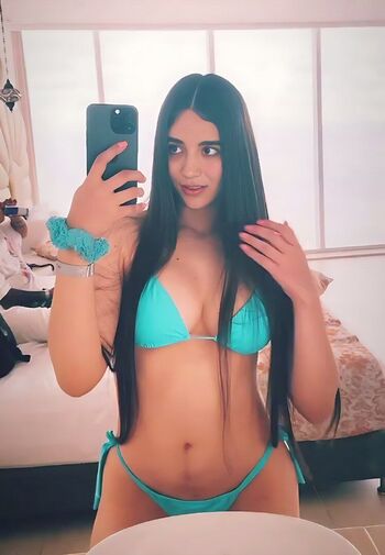 Full leaked Saray guzman private photo