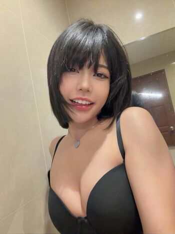 Full leaked Sasipuayyyx private photo