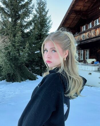Full leaked Saskia lester private photo