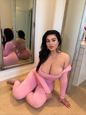 Full leaked Savala tee page private photo