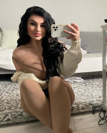 Full leaked Savala tee page private photo