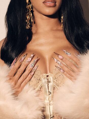 Full leaked Saweetie private photo